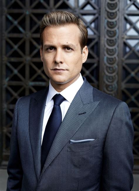 harvey specter actor age.